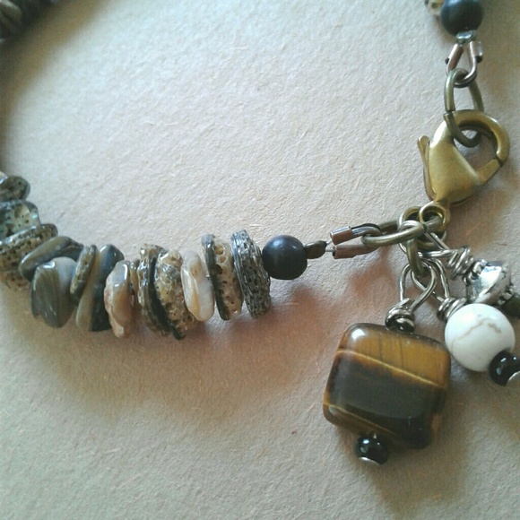 SOLD Beach Shell and Tiger's Eye Bracelet - Picture 4 of 4